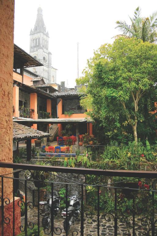 Hotel La Casa De Piedra Куэцалан-дель-Прогресо Экстерьер фото