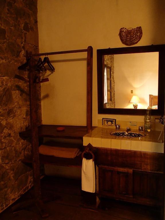 Hotel La Casa De Piedra Куэцалан-дель-Прогресо Экстерьер фото