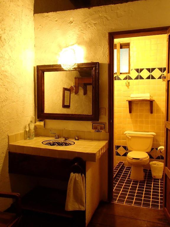 Hotel La Casa De Piedra Куэцалан-дель-Прогресо Экстерьер фото